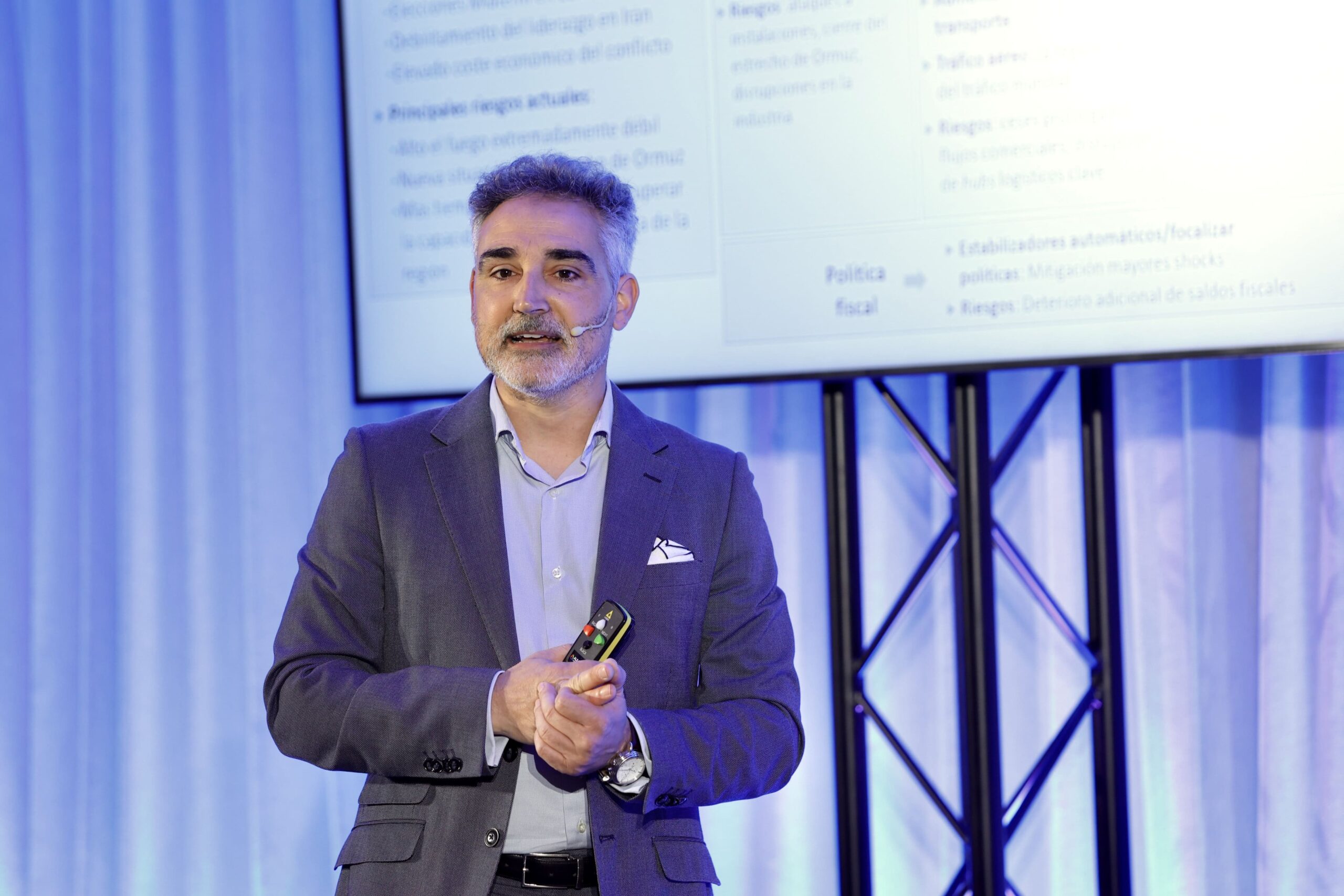 Pedro Álvarez, economista del Departamento de Planificación Estratégica de CaixaBank Research